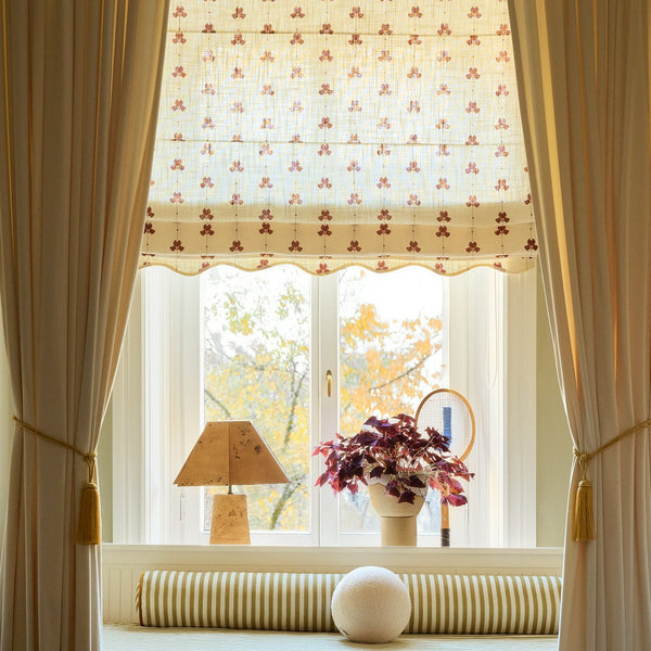 Scalloped Edge Sweet pea roman blind - Burgundy