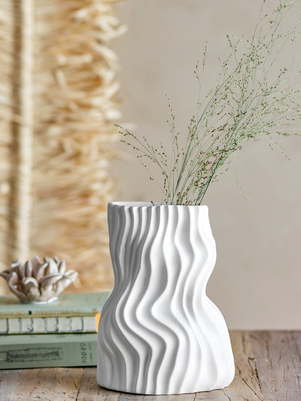 Sahal white matte ceramic vase