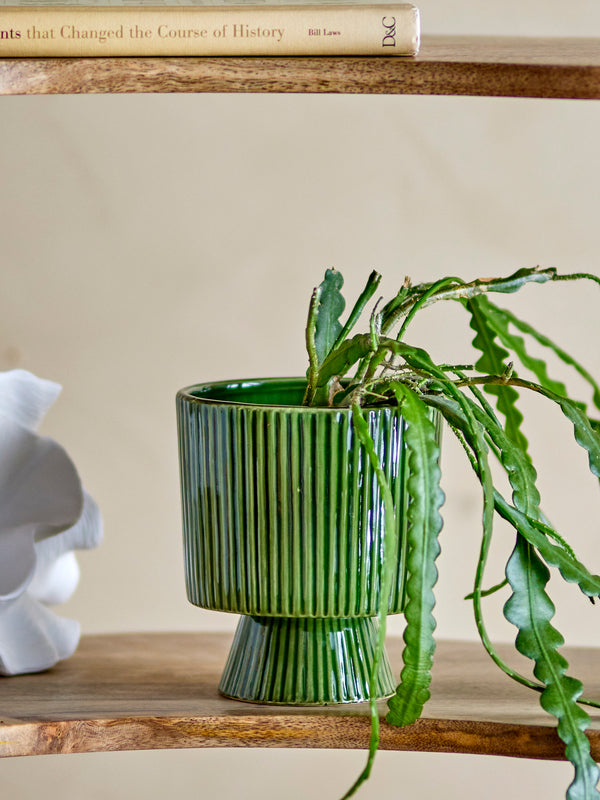 Ayleen stoneware plant pot, green