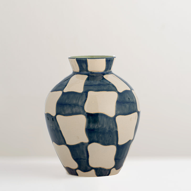 Check Vase, blue