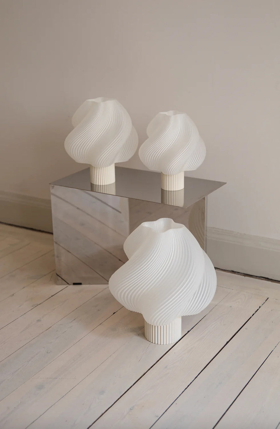 Crème Atelier soft serve lamp, Portable, Wild Strawberry - PRE