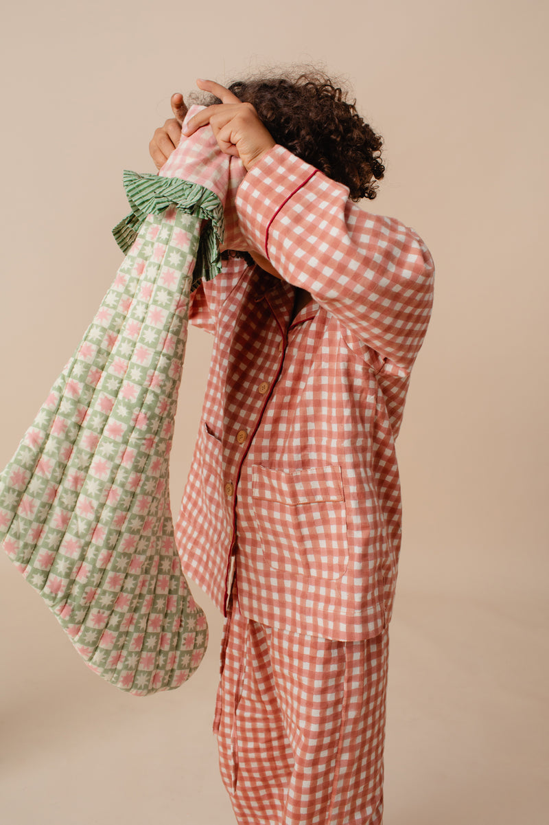 Att Pynta x Yonder Christmas stocking with ruffle, pink