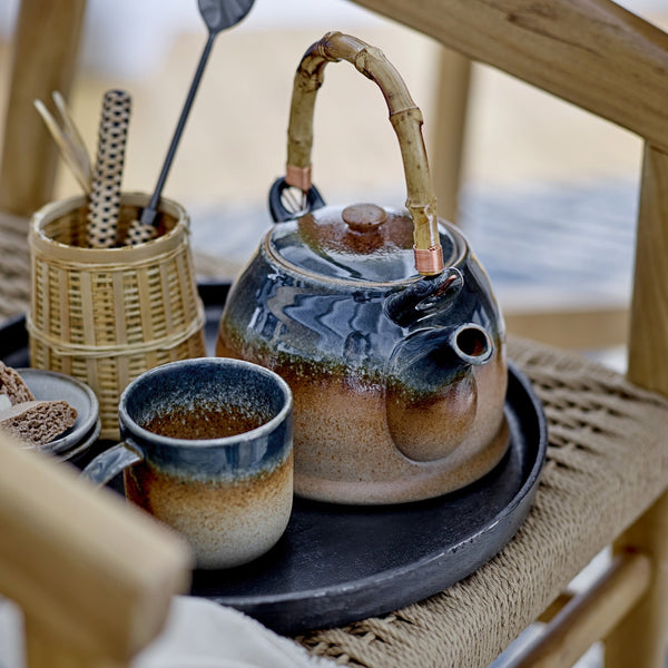 Aura handcrafted teapot with strainer