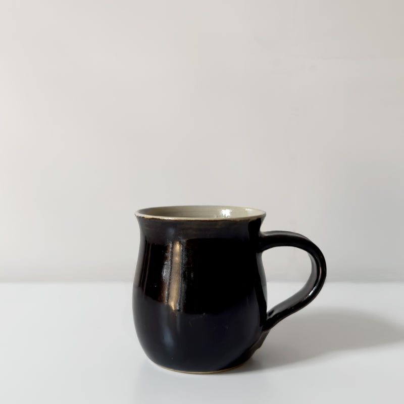 Åke Handmade glazed mug with handle