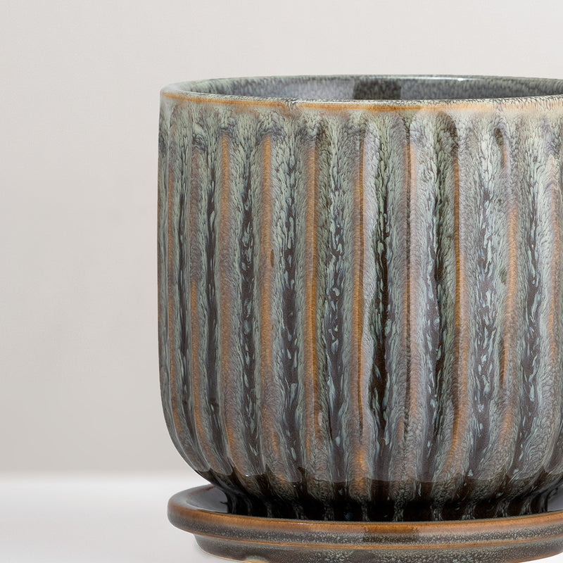 Drago green stoneware plant pot with saucer