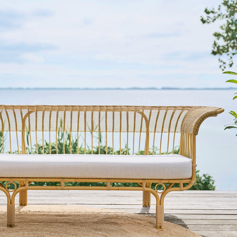 The Belladonna Sofa designed by Franco Albini - Outdoor