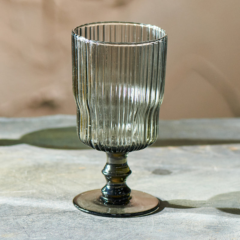Fali ribbed wine glass - smoke