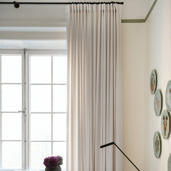 Velvet curtain - pure white