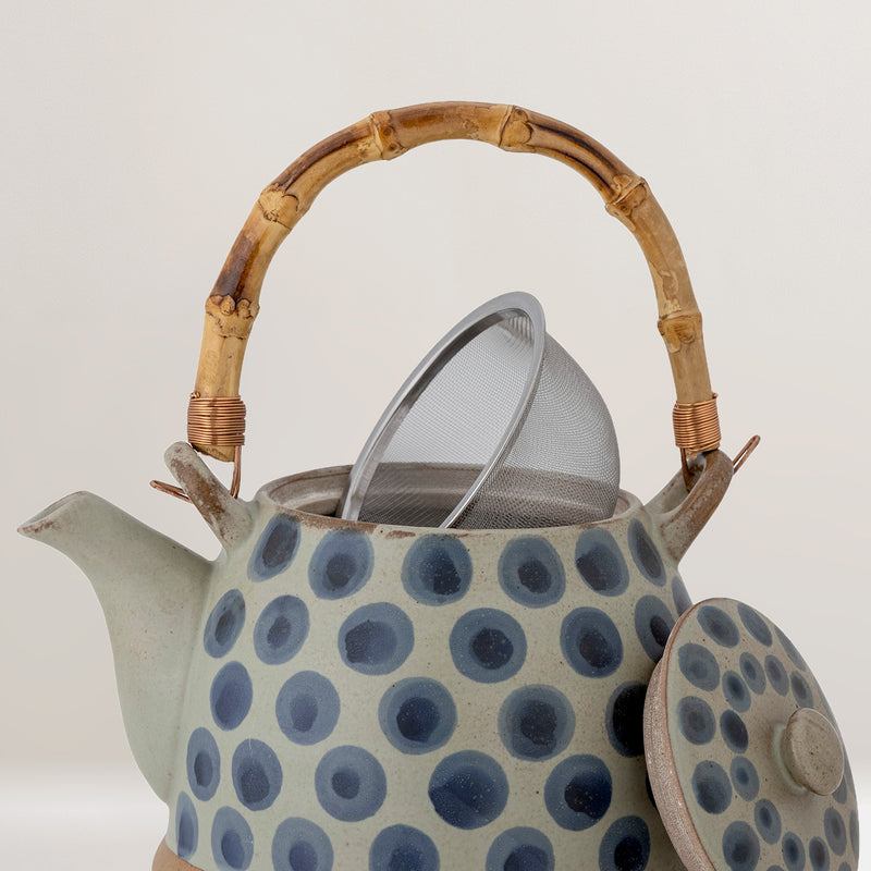 Tinni handcrafted teapot with strainer