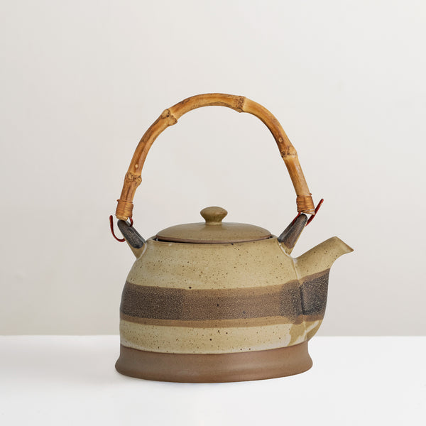 Solange handcrafted teapot with bamboo handle